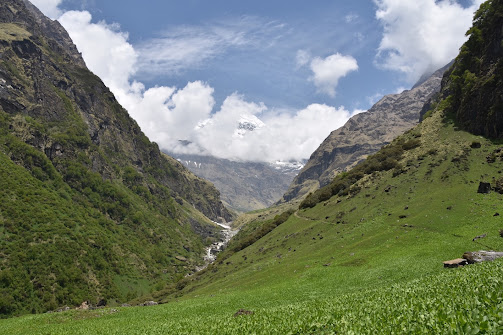 Pindar Valley: Where the Himalayas Tell Their Quietest Stories pindar valley: where the himalayas tell their quietest stories